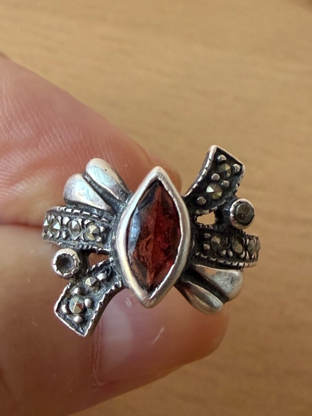 Vintage 925 Sterling Silver Marquise cut Garnet Marcasites Bow Design Ring